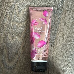Pink cashmere lotion
